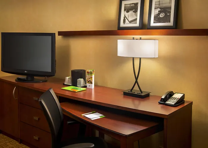 Courtyard By Marriott Poughkeepsie
